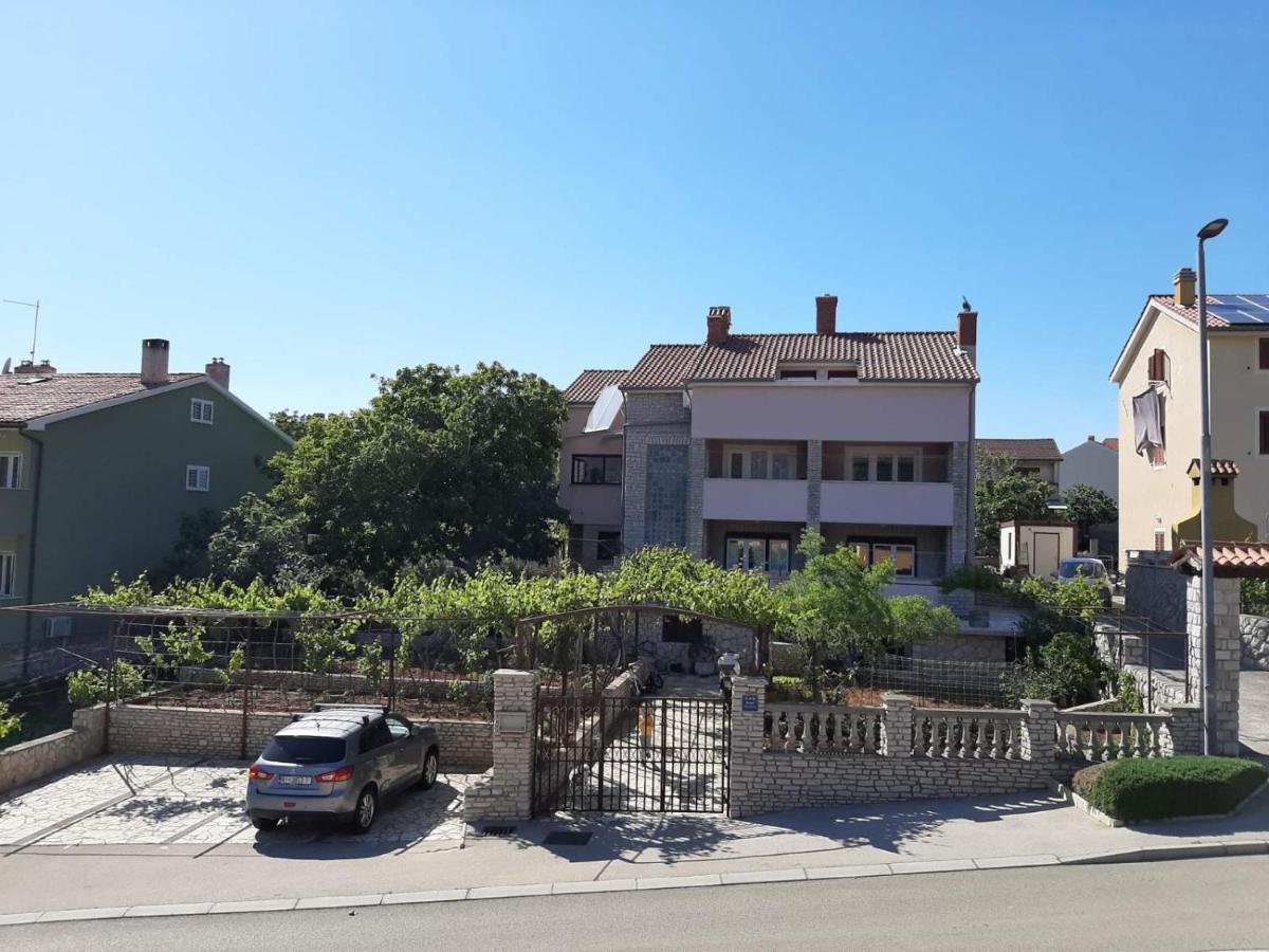Apartments Izabela Muzic-Fornaric Cres Exterior foto
