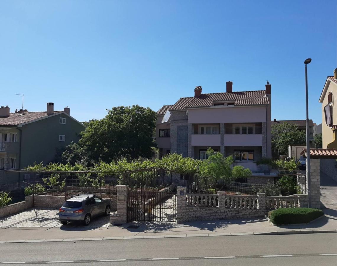 Apartments Izabela Muzic-Fornaric Cres Exterior foto